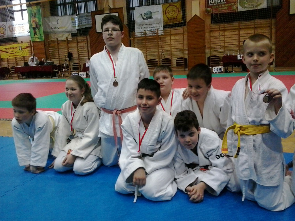 A Szolnoki Honvéd SE színeiben induló judokák az alábbi helyezéseket érték el: Kocsis Bence (55 kg) arany érem, Papp Dániel (42kg) ezüst érem, Szabó Richárd (49 kg) ezüst érem, Zelei Orsolya (50 kg) bronz érem, Tóth Bence (36 kg) bronz érem. Baglyas Péter (36 kg) 5. helyezett, Major Gergő (41 kg) 7. helyezett. A Szolnoki Honvéd SE színeiben induló judokák az alábbi helyezéseket érték el: Kocsis Bence (55 kg) arany érem, Papp Dániel (42kg) ezüst érem, Szabó Richárd (49 kg) ezüst érem, Zelei Orsolya (50 kg) bronz érem, Tóth Bence (36 kg) bronz érem. Baglyas Péter (36 kg) 5. helyezett, Major Gergő (41 kg) 7. helyezett.